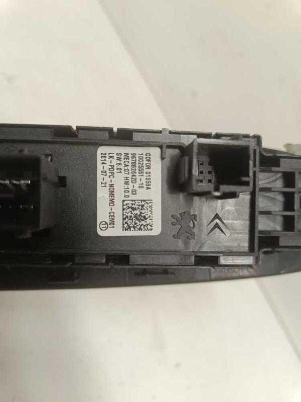 BOUTON LEVE VITRE PEUGEOT - Vue 3